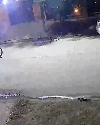 Hicieron explotar un transformador a piedrazos y cortaron la luz de una casa para entrar a robar