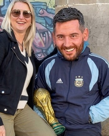 El falso Messi que asusta y despierta risas en Caminito