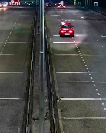 Atropelló a un motociclista, lo dejó morir y huyó: ocultó el auto en la cochera de su edificio 