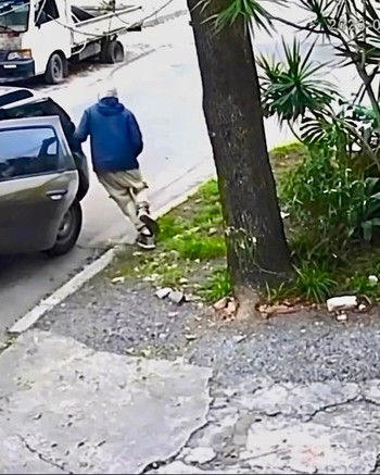 Le apuntaron a su esposa y su hija para robarles la camioneta y salió a defenderlas a los tiros