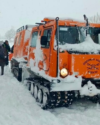 Rescataron a 30 personas varadas por el intenso temporal de nieve en la alta montaña