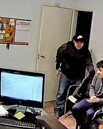 "No te muevas porque te vuelo la cabeza”: le ataron las manos y se llevaron $3.500.000 de pesos en efectivo