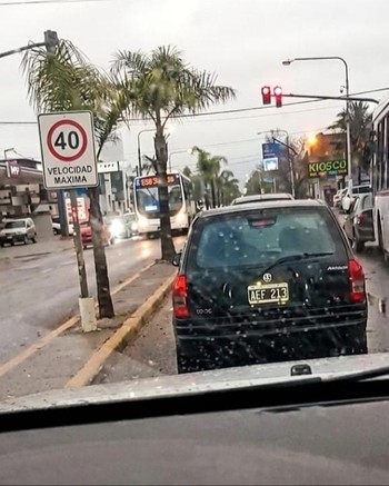Dejó el auto en el taller, no se lo entregaban y encontró al mecánico usándolo como Uber