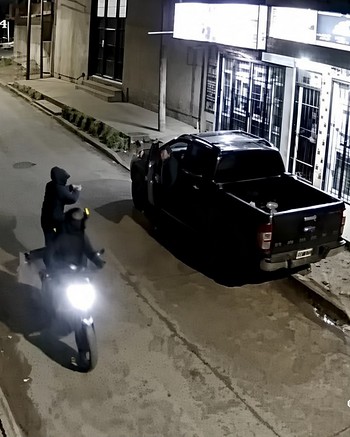 Sacó un arma para defenderse de un robo, el ladrón no le dio tiempo a nada y lo mató de dos tiros