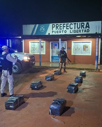 Detectaron una embarcación que cruzaba desde Paraguay y secuestraron 340 kilos de marihuana