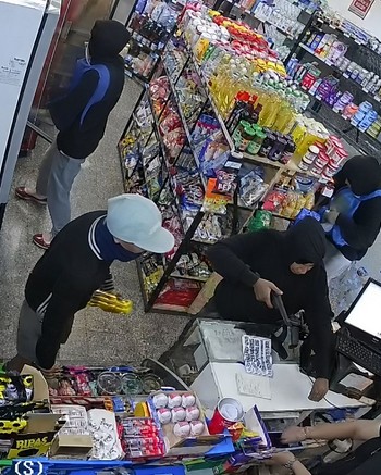 Seis pibes chorros de entre 13 y 15 años entraron armados a un minimercado y vaciaron las góndolas