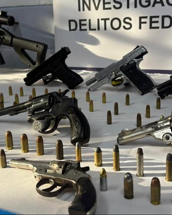 "¡Bajá el arma!": cayó la banda de "Los colores" y sorprendieron a un narco desnudo 