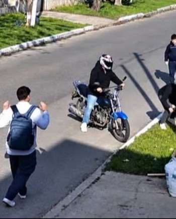 "¿Me voy a morir?": motochorros dispararon para robarles a chicos con autismo a la salida del colegio