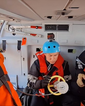 Un marinero uruguayo se descompensó a 130 kilómetros de la costa y Prefectura lo rescató con un helicóptero