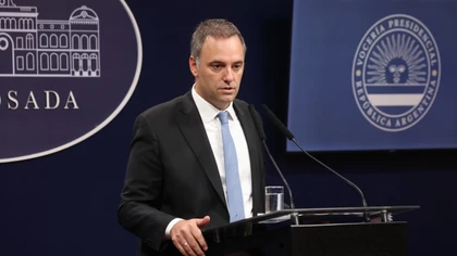 “Milei cree que Santiago Caputo debe tener un rol formal": Manuel Adorni confirmó que el presidente planea cambios en su Gabinete