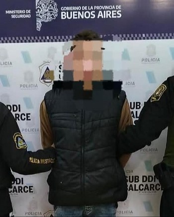 Fue condenado por abuso sexual, estabajo bajo un régimen de libertad asistida y apareció viviendo en otro pueblo