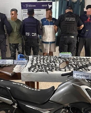 Un kilo de droga, 60 motos secuestradas y 12 detenidos: uno llevaba cocaína en 240 tubos plásticos