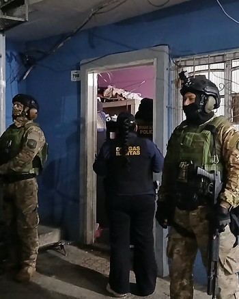 Un paraguayo manejaba la droga en la Villa 31: más de 8 kilos de cocaína, marihuana y tusi
