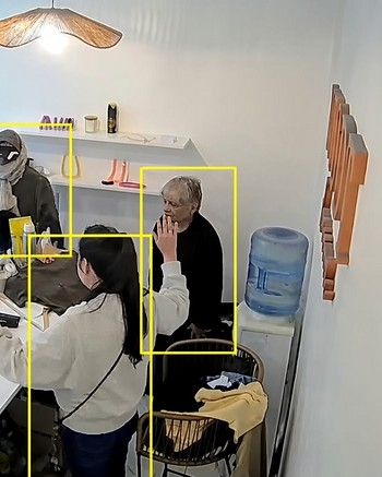 Robaron ropa y $300.000 en un showroom: $200.000 eran para la fiesta de 15 de la hija de la empleada