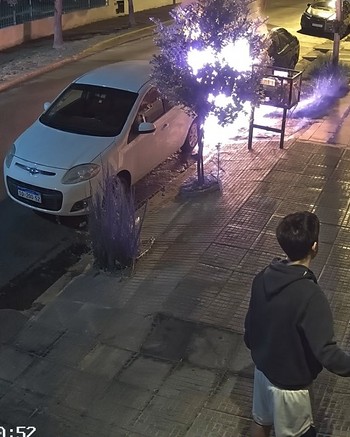 "¡Se prende fuego el auto de Cristián!”: un pirómano quemó 10 coches en menos de dos semanas