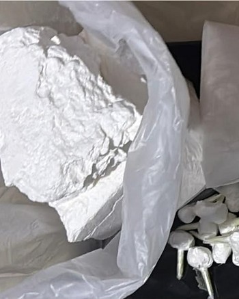 Una pareja usaba el kiosco “Alegría Porteña” como fachada para vender cocaína: secuestraron 1300 dosis