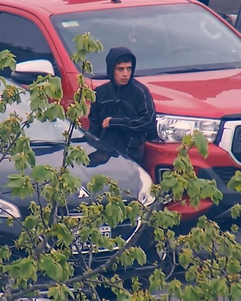 Robaban camionetas de alta gama con un inhibidor y un embotellamiento los dejó sin escapatoria