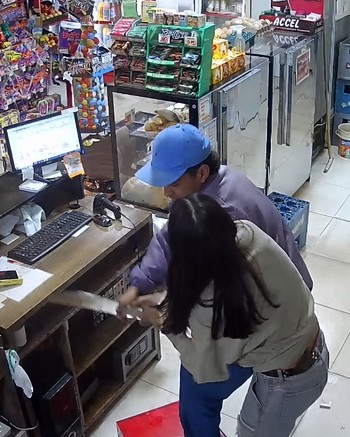 Entró a robar a un local y la empleada de 18 años sacó un machete para defenderse